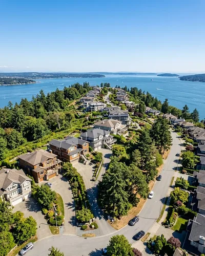 Hillside homes in Crestline Heights